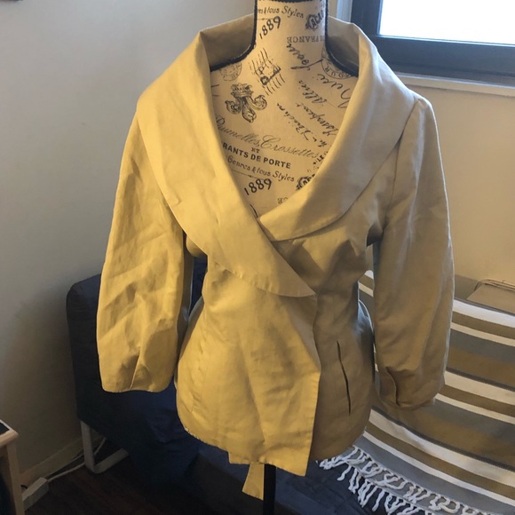 Lovely cream jacket with tie waist - Picture 3 of 6